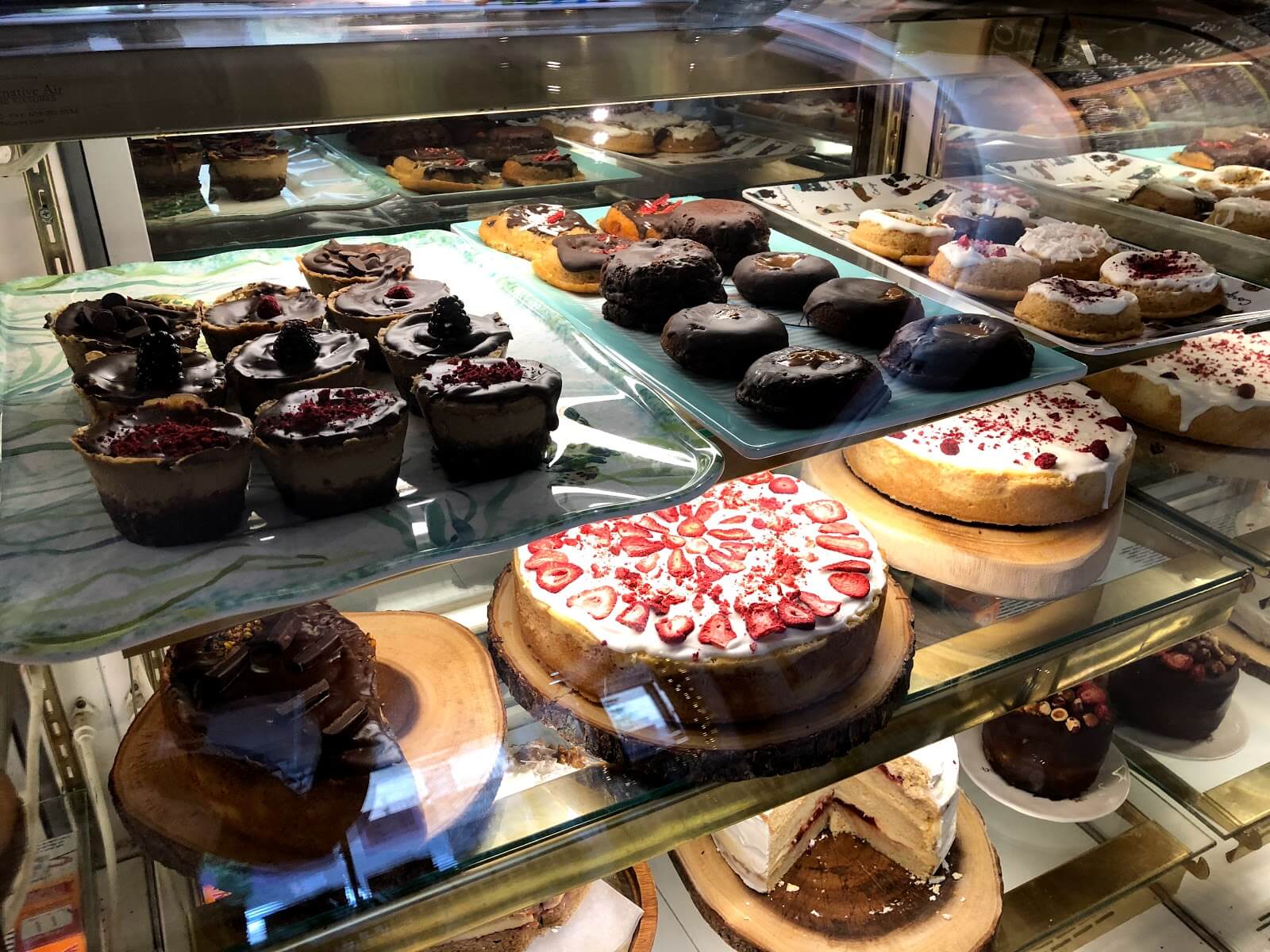 Happy Zoe Vegan Bakery If It's Vegan, It's On Vkind!