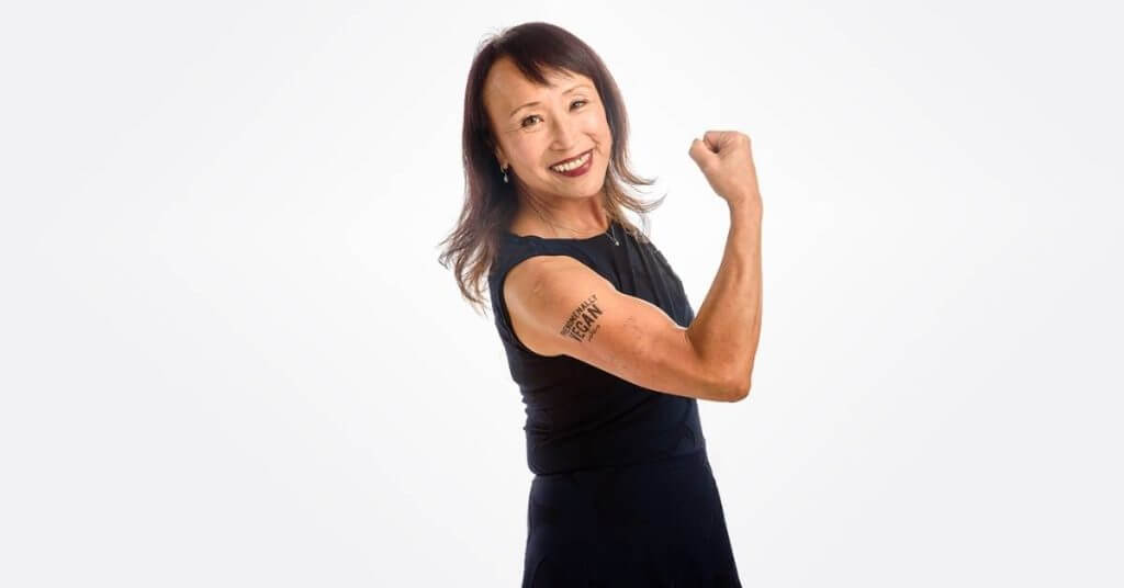 miyoko-schinner-flexing