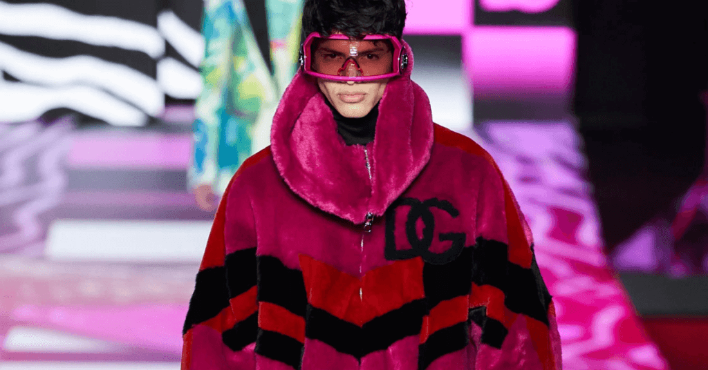 model walking in dolce and gabbana swearer