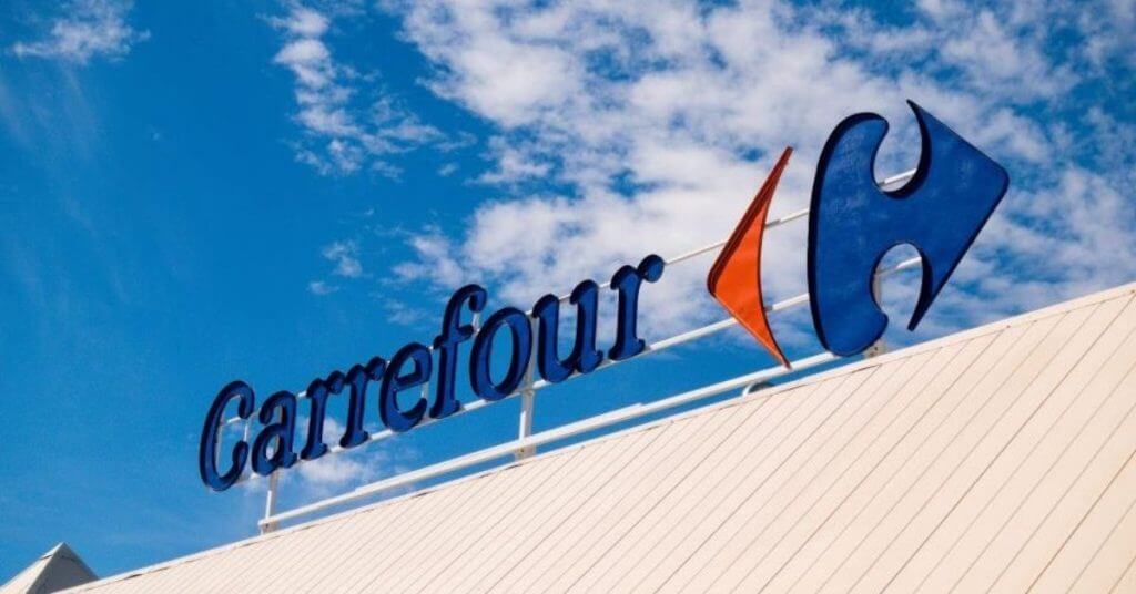Carrefour sign