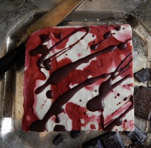 vegan cheesecake with chocolate